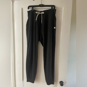 Vuori performance women’s joggers. Black Size Large